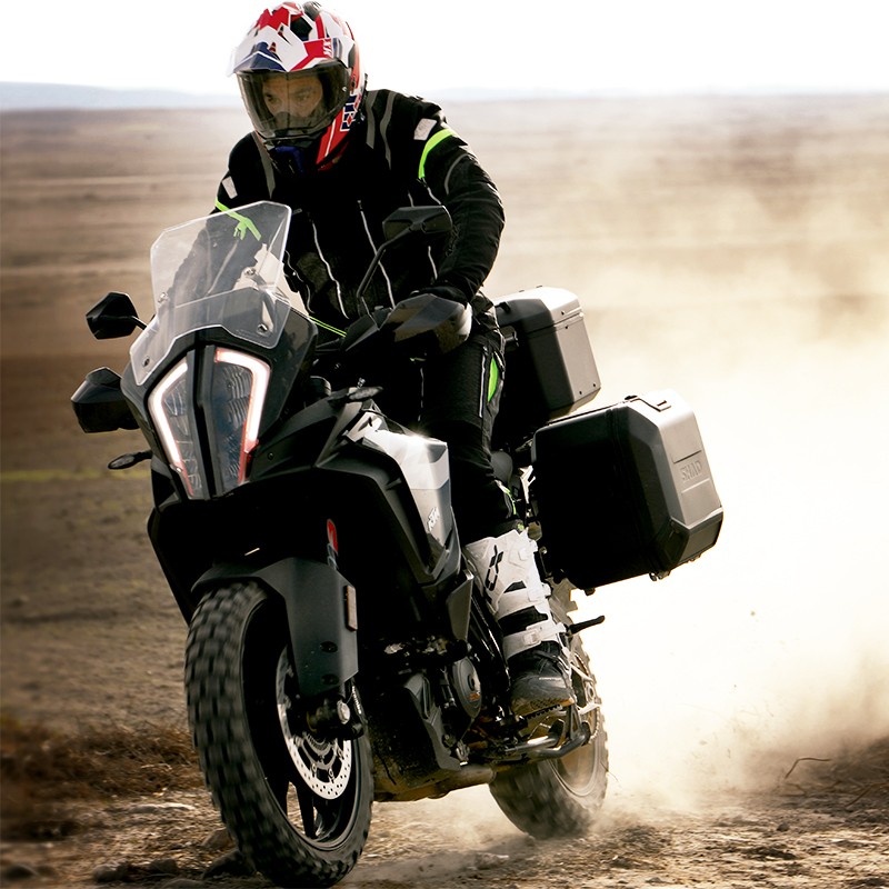 MALETA LATERAL SHAD DERECHA TR47R TERRA BLACK EDITION