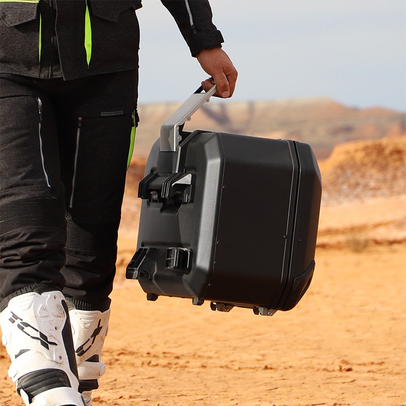 MALETA LATERAL SHAD IZQUIERDA TR36L TERRA BLACK EDITION