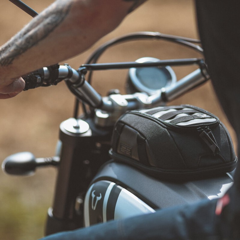 BOLSA SOBREDEPOSITO SW-MOTECH LEGEND GEAR MAGNETIC LT3 BC.TRS.00.401.20000