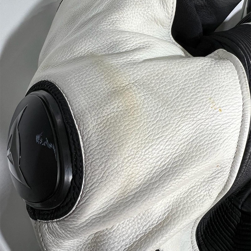 MONO DAINESE D-AIR RACING (AIRBAG) NEGRO/BLANCO