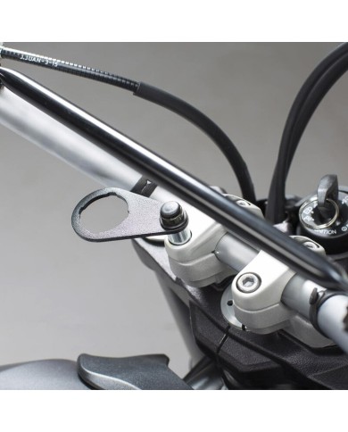 KIT TOMA DE CARGA UNIVERSAL CON ADAPTADOR USB SW-MOTECH EMA.00.107.20001/B