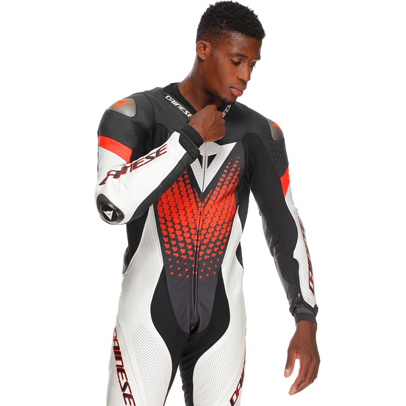 MONO DAINESE LAGUNA SECA 6 PROFESIONAL PERFORADO BLACK/WHITE/RED-FLUO